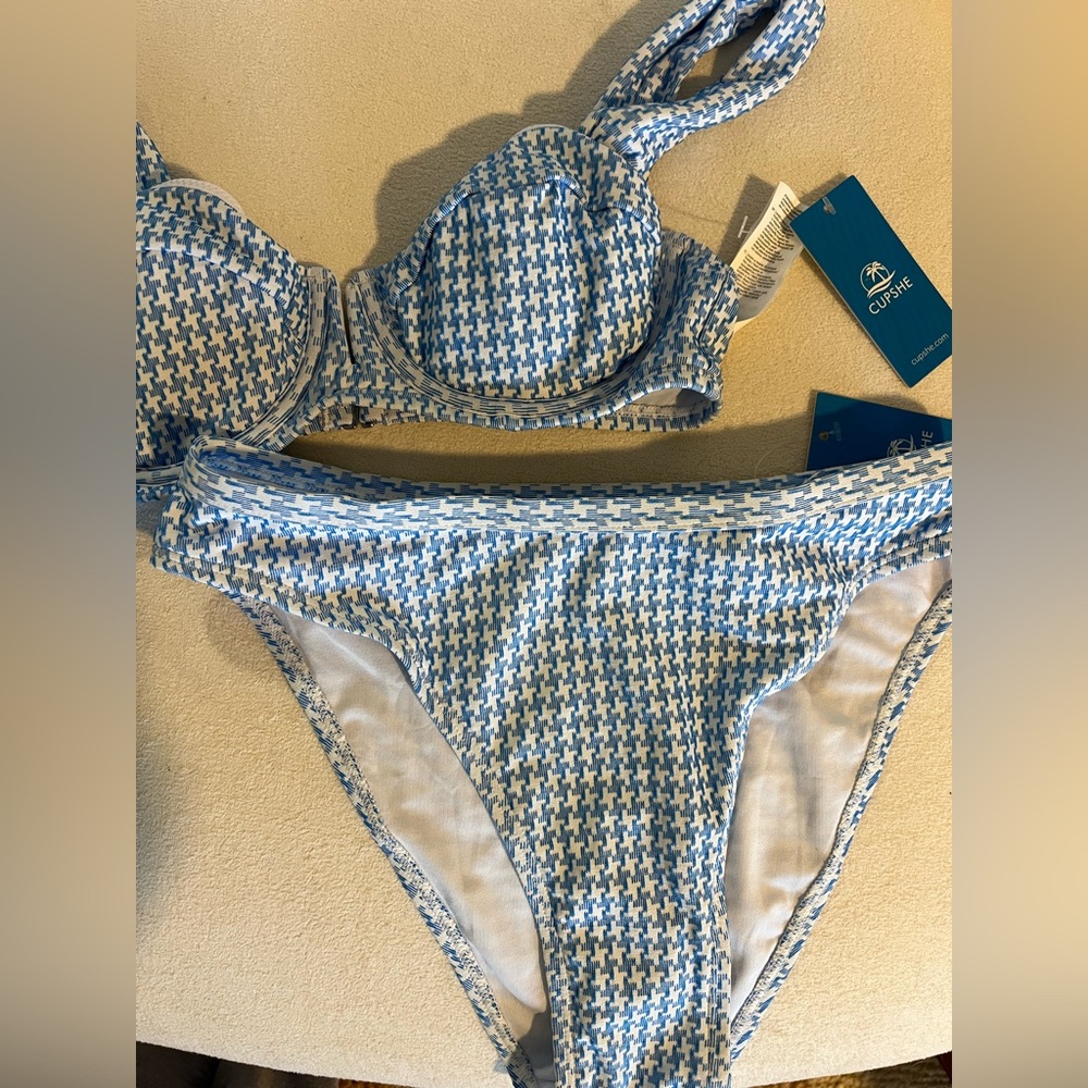 NWT CUPSHE Picnic in Positano Bikini Set- XS - Picture 5 of 7